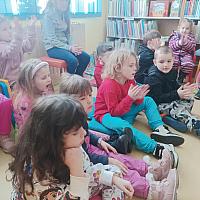 Beseda na pobočce Plešivec na téma zimní období, zdroj: Městská knihovna v Českém Krumlově (14/21)