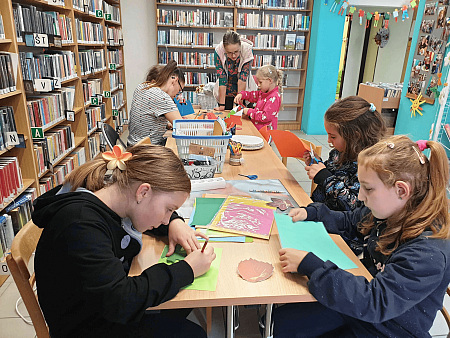 Tvoření s Kájou na Míru 2. 10. 2025, zdroj: Městská knihovna v Českém Krumlově, foto: Městská knihovna v Českém Krumlově (16/18)