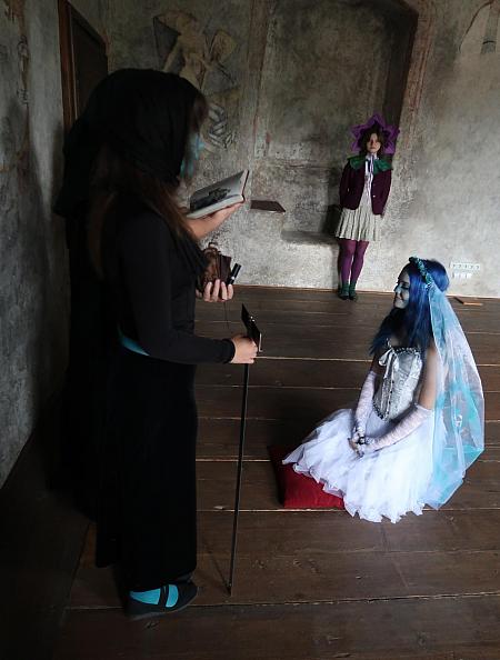 Pasování žáků prvního ročníku SUPŠ Anežky České 9. 10. 2025, zdroj: Městská knihovna v Českém Krumlově, foto: Městská knihovna v Českém Krumlově (12/47)