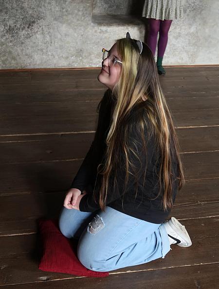 Pasování žáků prvního ročníku SUPŠ Anežky České 9. 10. 2025, zdroj: Městská knihovna v Českém Krumlově, foto: Městská knihovna v Českém Krumlově (28/47)