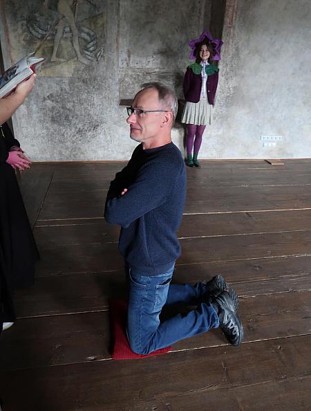 Pasování žáků prvního ročníku SUPŠ Anežky České 9. 10. 2025, zdroj: Městská knihovna v Českém Krumlově, foto: Městská knihovna v Českém Krumlově (44/47)