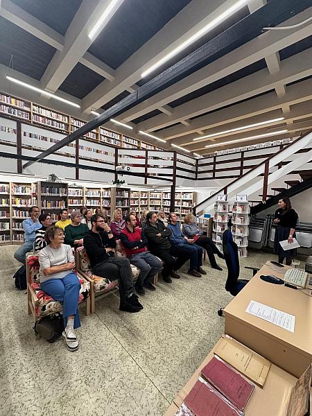 Poutavá přednáška o českokrumlovském zámeckém archivu, zdroj: Městská knihovna v Českém Krumlově, foto: Městská knihovna v Českém Krumlově (2/14)