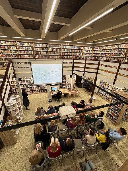 Poutavá přednáška o českokrumlovském zámeckém archivu, zdroj: Městská knihovna v Českém Krumlově, foto: Městská knihovna v Českém Krumlově (7/14)