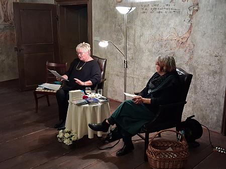 Čteme Hezky Česky 15. 10. 2025, zdroj: Městská knihovna v Českém Krumlově, foto: Jaroslava Valtrová a Martin Nechvíle (12/18)