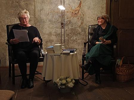 Čteme Hezky Česky 15. 10. 2025, zdroj: Městská knihovna v Českém Krumlově, foto: Jaroslava Valtrová a Martin Nechvíle (18/18)