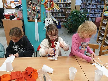 Halloweenské tvoření na Míru 23. 10. 2025, zdroj: Městská knihovna v Českém Krumlově, foto: Městská knihovna v Českém Krumlově (2/24)