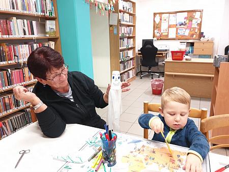 Halloweenské tvoření na Míru 23. 10. 2025, zdroj: Městská knihovna v Českém Krumlově, foto: Městská knihovna v Českém Krumlově (7/24)