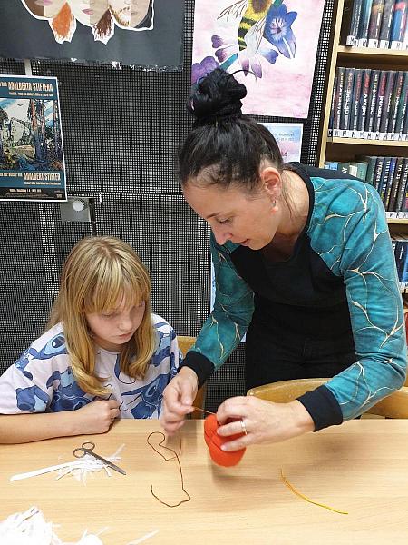 Halloweenské tvoření na Míru 23. 10. 2025, zdroj: Městská knihovna v Českém Krumlově, foto: Městská knihovna v Českém Krumlově (13/24)