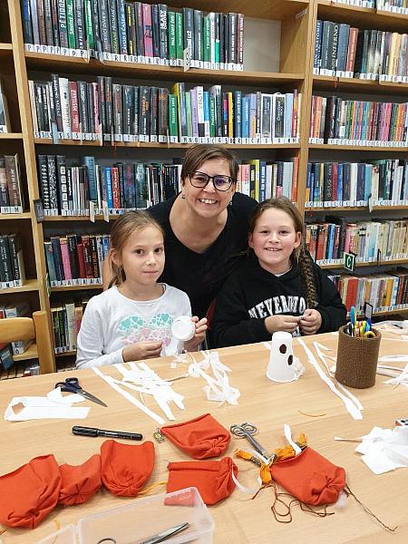 Halloweenské tvoření na Míru 23. 10. 2025, zdroj: Městská knihovna v Českém Krumlově, foto: Městská knihovna v Českém Krumlově (21/24)