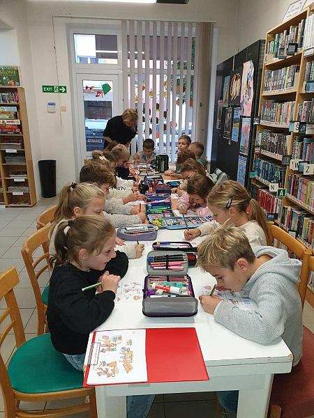 Návštěva druháčků ze ZŠ Za Nádražím na pobočce Mír, zdroj: Městská knihovna v Českém Krumlově, foto: Městská knihovna v Českém Krumlově (1/37)