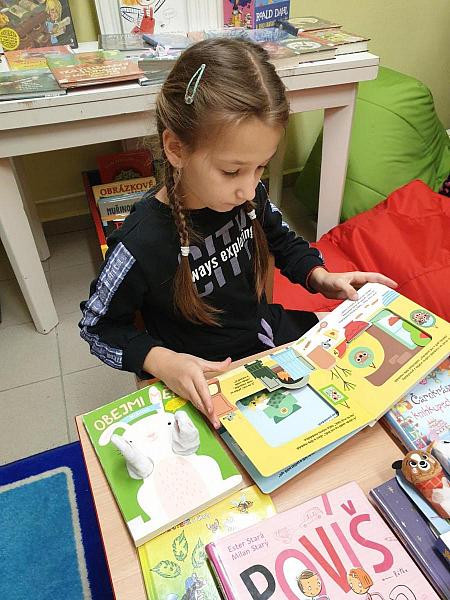 Návštěva druháčků ze ZŠ Za Nádražím na pobočce Mír, zdroj: Městská knihovna v Českém Krumlově, foto: Městská knihovna v Českém Krumlově (31/37)