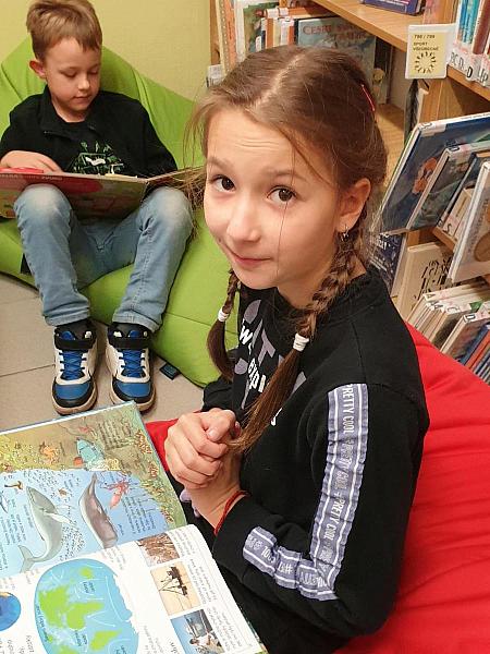 Návštěva druháčků ze ZŠ Za Nádražím na pobočce Mír, zdroj: Městská knihovna v Českém Krumlově, foto: Městská knihovna v Českém Krumlově (36/37)