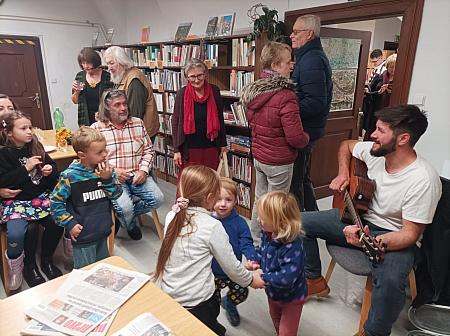 Vernisáž akvarelů Jany Peškové, zdroj: Městská knihovna v Českém Krumlově, foto: Městská knihovna v Českém Krumlově (5/12)