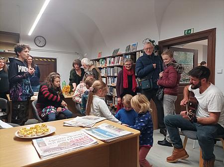 Vernisáž akvarelů Jany Peškové, zdroj: Městská knihovna v Českém Krumlově, foto: Městská knihovna v Českém Krumlově (12/12)