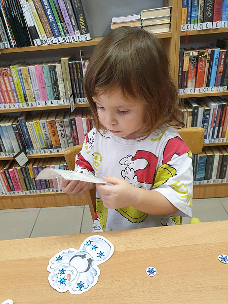 Předvánoční návštěva dětí z RC Krumlík na pobočce Mír, zdroj: Městská knihovna v Českém Krumlově, foto: Městská knihovna v Českém Krumlově (15/21)