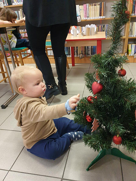 Předvánoční návštěva dětí z RC Krumlík na pobočce Mír, zdroj: Městská knihovna v Českém Krumlově, foto: Městská knihovna v Českém Krumlově (19/21)