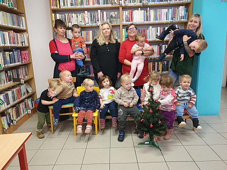 Předvánoční návštěva dětí z RC Krumlík na pobočce Mír, zdroj: Městská knihovna v Českém Krumlově, foto: Městská knihovna v Českém Krumlově (20/21)