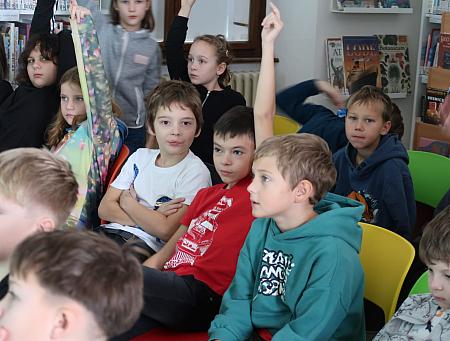 Dědeček v růžových kalhotách - čtenářská lekce, zdroj: Městská knihovna v Českém Krumlově, foto: Městská knihovna v Českém Krumlově (4/11)