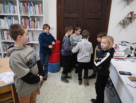 Dědeček v růžových kalhotách - čtenářská lekce, zdroj: Městská knihovna v Českém Krumlově, foto: Městská knihovna v Českém Krumlově (7/11)