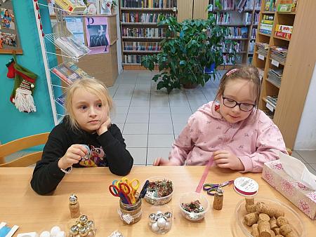 Vánoční tvoření na pobočce Mír, zdroj: Městská knihovna v Českém Krumlově, foto: Městská knihovna v Českém Krumlově (1/24)