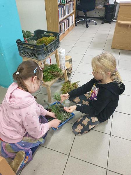 Vánoční tvoření na pobočce Mír, zdroj: Městská knihovna v Českém Krumlově, foto: Městská knihovna v Českém Krumlově (5/24)