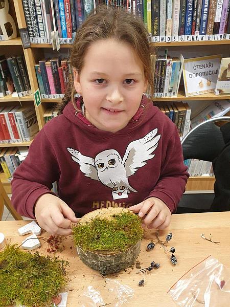 Vánoční tvoření na pobočce Mír, zdroj: Městská knihovna v Českém Krumlově, foto: Městská knihovna v Českém Krumlově (6/24)