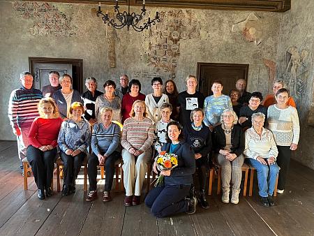 Virtuální univerzita třetího věku v r. 2025 uzavřela zimní semestr, zdroj: Městská knihovna v Českém Krumlově, foto: Městská knihovna v Českém Krumlově (1/2)
