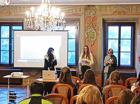 Projektový den SUPŠ Anežky České, zdroj: Městská knihovna v Českém Krumlově, foto: Městská knihovna v Českém Krumlově (6/16)
