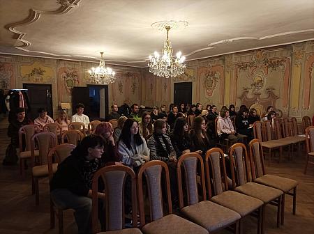 Projektový den SUPŠ Anežky České, zdroj: Městská knihovna v Českém Krumlově, foto: Městská knihovna v Českém Krumlově (9/16)