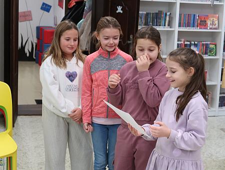 Vánoce 2025 v knihovně, zdroj: Městská knihovna v Českém Krumlově, foto: Městská knihovna v Českém Krumlově (14/141)