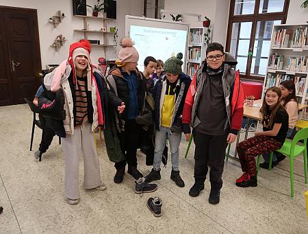 Vánoce 2025 v knihovně, zdroj: Městská knihovna v Českém Krumlově, foto: Městská knihovna v Českém Krumlově (49/141)