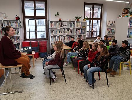 Vánoce 2025 v knihovně, zdroj: Městská knihovna v Českém Krumlově, foto: Městská knihovna v Českém Krumlově (52/141)