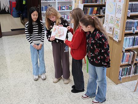 Vánoce 2025 v knihovně, zdroj: Městská knihovna v Českém Krumlově, foto: Městská knihovna v Českém Krumlově (81/141)