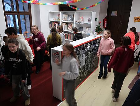 Vánoce 2025 v knihovně, zdroj: Městská knihovna v Českém Krumlově, foto: Městská knihovna v Českém Krumlově (116/141)