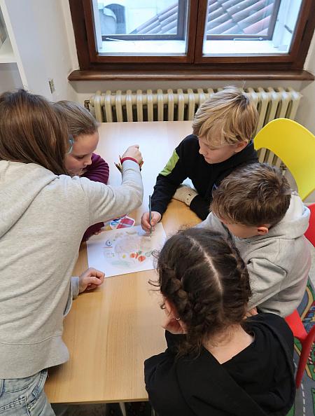 Vánoce 2025 v knihovně, zdroj: Městská knihovna v Českém Krumlově, foto: Městská knihovna v Českém Krumlově (123/141)