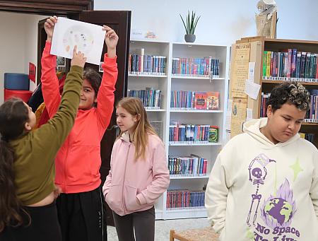 Vánoce 2025 v knihovně, zdroj: Městská knihovna v Českém Krumlově, foto: Městská knihovna v Českém Krumlově (133/141)