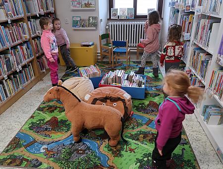 Vánoce 2025 v knihovně, zdroj: Městská knihovna v Českém Krumlově, foto: Městská knihovna v Českém Krumlově (11/31)