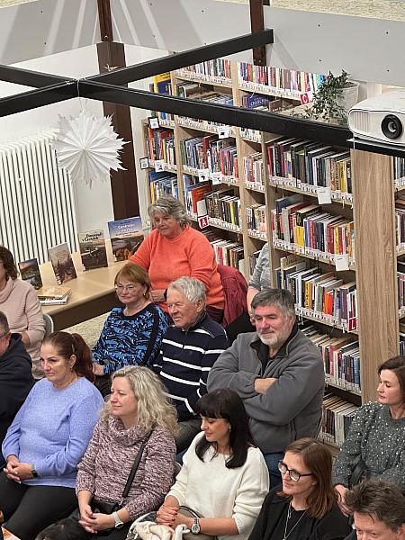 Tříkrálový koncert kapely Lakomá Barka, zdroj: Městská knihovna v Českém Krumlově, foto: Městská knihovna v Českém Krumlově (3/10)
