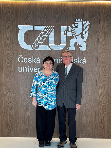 Promoce studentů Virtuální univerzity třetího věku, zdroj: Městská knihovna v Českém Krumlově, foto: Městská knihovna v Českém Krumlově (1/4)