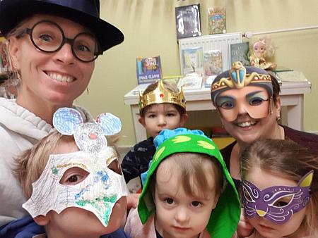 Únorová návštěva Střapaté smečky na pobočce Mír, zdroj: Městská knihovna v Českém Krumlově, foto: Městská knihovna v Českém Krumlově (10/19)