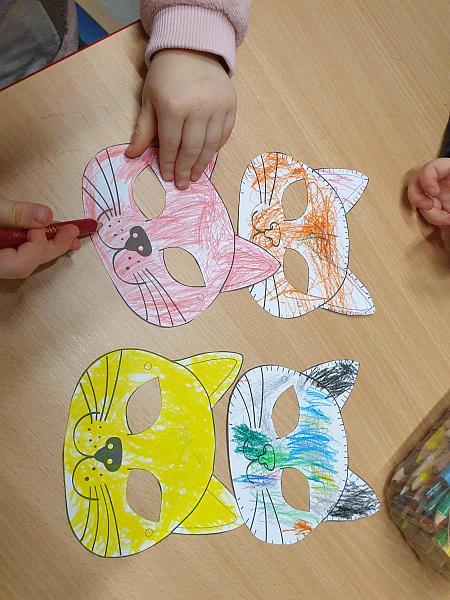 Únorová návštěva Střapaté smečky na pobočce Mír, zdroj: Městská knihovna v Českém Krumlově, foto: Městská knihovna v Českém Krumlově (18/19)