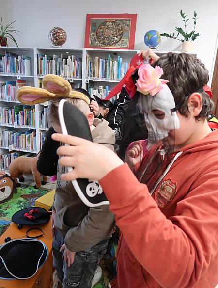 Masopust se ZŠ Kaplická, zdroj: Městská knihovna v Českém Krumlově, foto: Městská knihovna v Českém Krumlově (1/30)