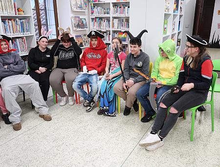 Masopust se ZŠ Kaplická, zdroj: Městská knihovna v Českém Krumlově, foto: Městská knihovna v Českém Krumlově (4/30)