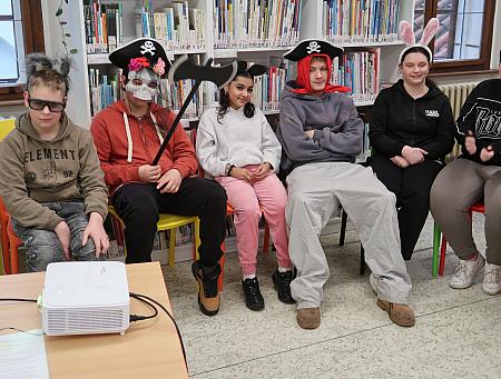 Masopust se ZŠ Kaplická, zdroj: Městská knihovna v Českém Krumlově, foto: Městská knihovna v Českém Krumlově (5/30)