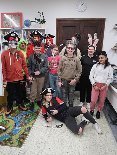 Masopust se ZŠ Kaplická, zdroj: Městská knihovna v Českém Krumlově, foto: Městská knihovna v Českém Krumlově (6/30)
