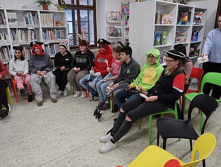 Masopust se ZŠ Kaplická, zdroj: Městská knihovna v Českém Krumlově, foto: Městská knihovna v Českém Krumlově (11/30)