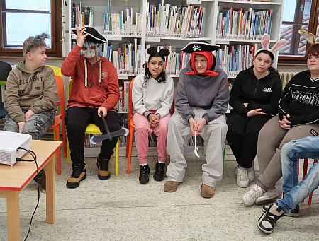 Masopust se ZŠ Kaplická, zdroj: Městská knihovna v Českém Krumlově, foto: Městská knihovna v Českém Krumlově (25/30)