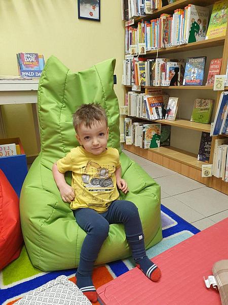 DS Barborka poprvé na návštěvě v knihovně, zdroj: Městská knihovna v Českém Krumlově, foto: Městská knihovna v Českém Krumlově (2/23)