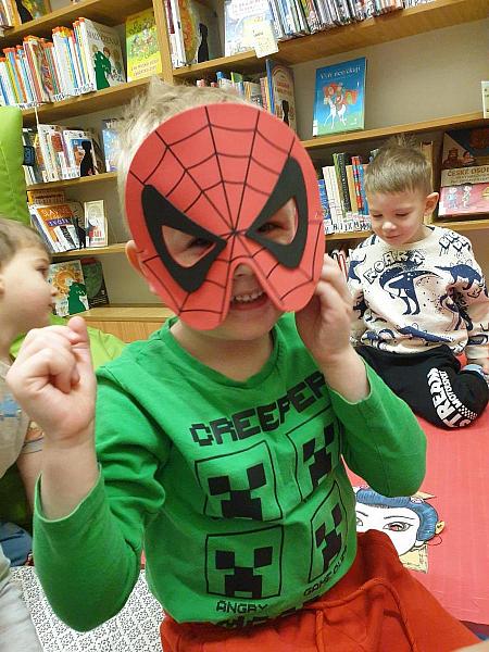 DS Barborka poprvé na návštěvě v knihovně, zdroj: Městská knihovna v Českém Krumlově, foto: Městská knihovna v Českém Krumlově (6/23)