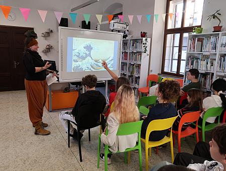 Svět japonské mangy se otevřel pro 7.B ze ZŠ Linecká, zdroj: Městská knihovna v Českém Krumlově, foto: Městská knihovna v Českém Krumlově (3/20)